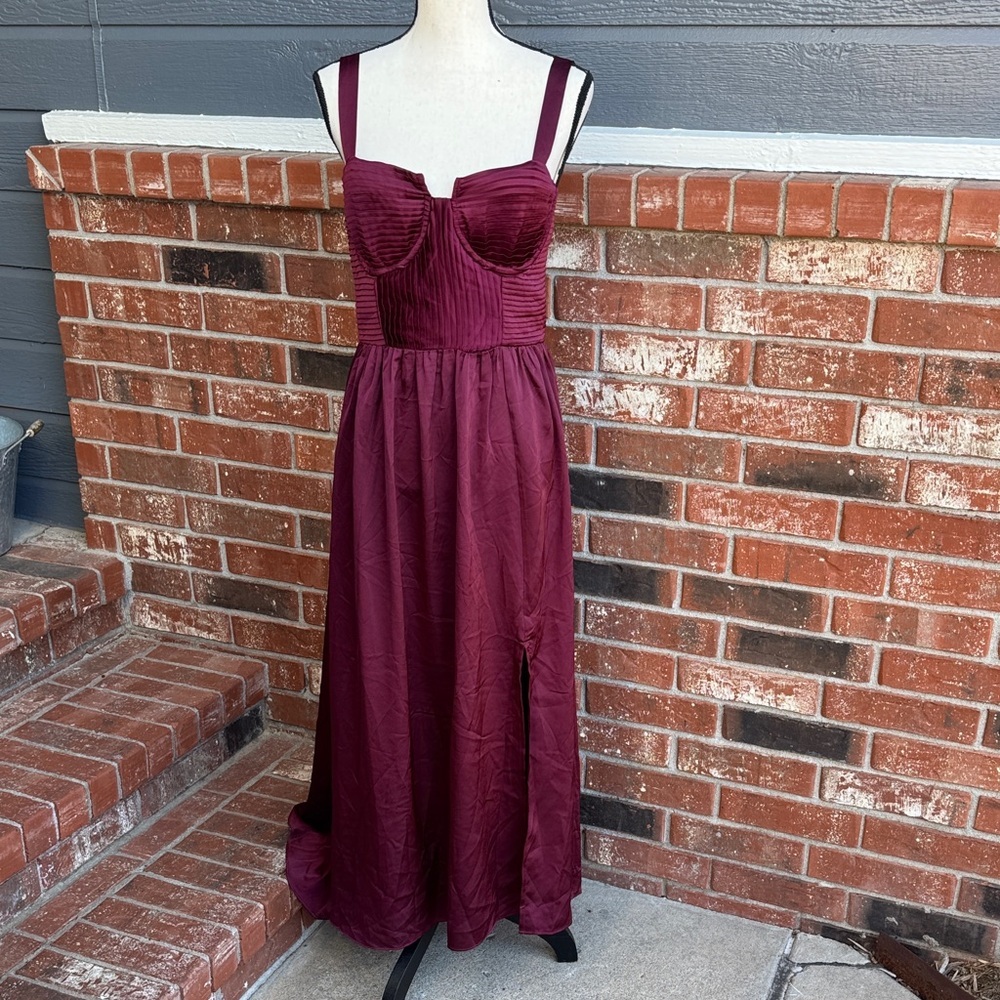 ASTR the Label Wine Pleated Bustier Midi Dress Burgundy Sweetheart Size Large - Picture 1 of 7